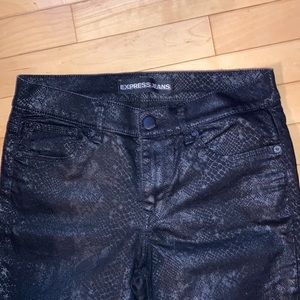 Express Snake skin print size 6 mid rise jeans